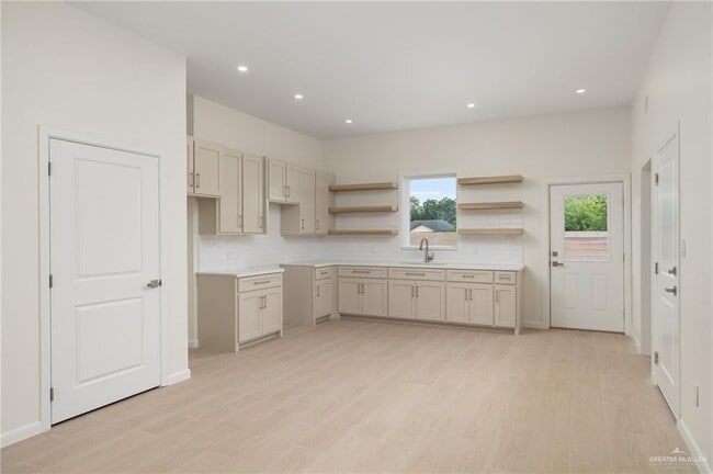 Photo - 14 N Lincoln St