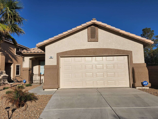 Photo - 300 Vilberti Ct