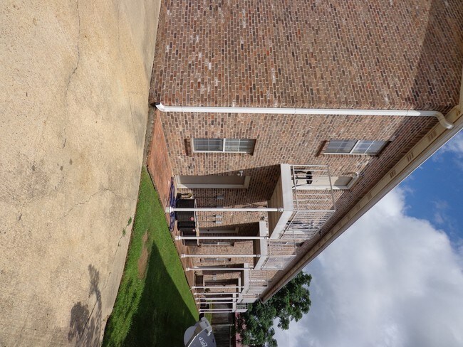 Photo - Colony on Montgomery