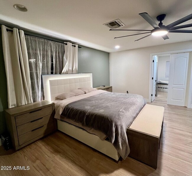 Photo - 219 W Harmont Dr