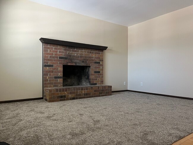 Photo - 8905 Haskins St