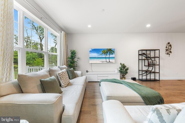 342 Ridgewood Dr