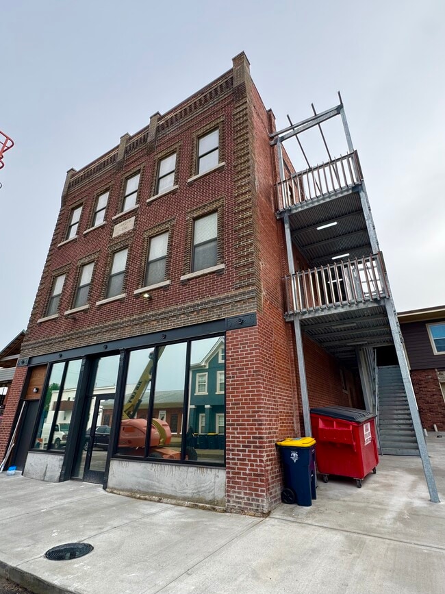 Photo - 517 Gillis St