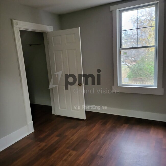 Photo - 941 E Cantrell St