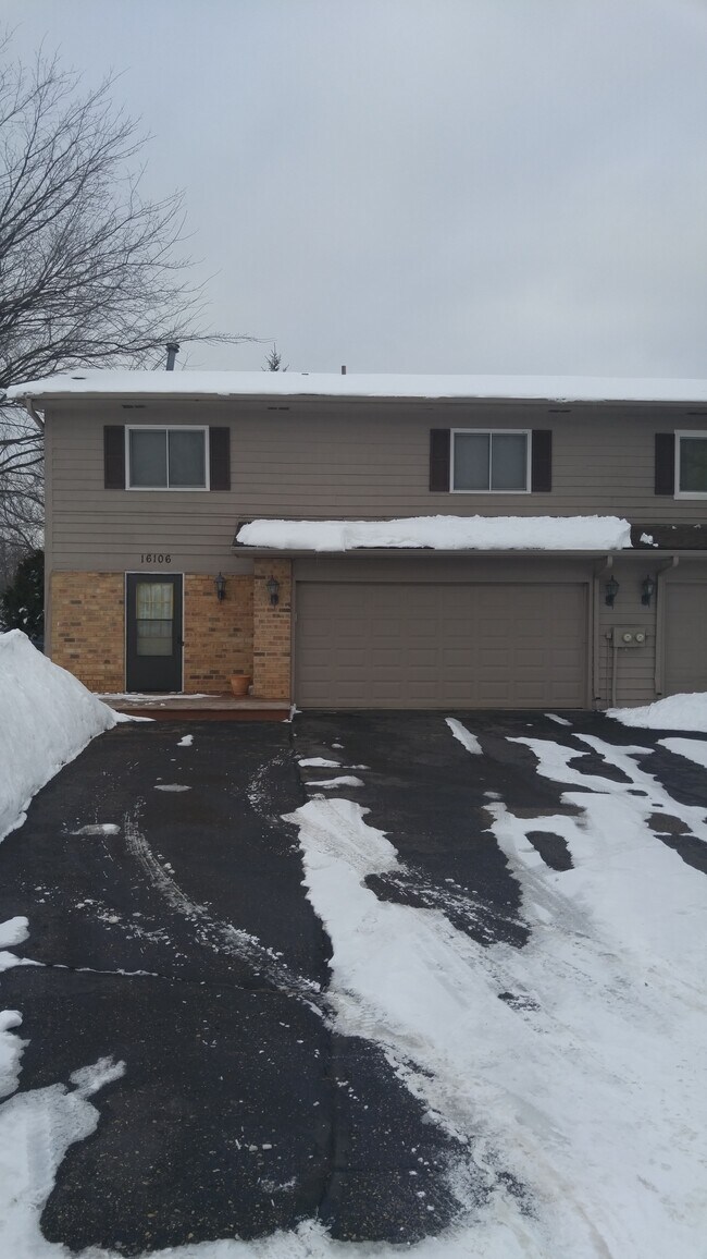 16106 Joplin Way Townhome Townhome Rental in Lakeville MN