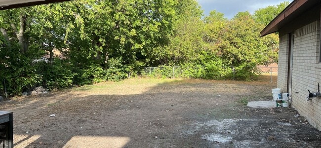 Photo - 3 bedroom 2 bathroom! HOUSING ACCEPTED!