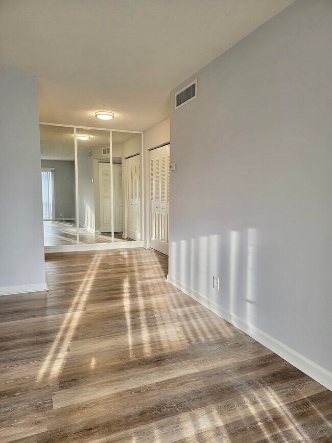 Photo - 1500 N Congress Ave Unit B4