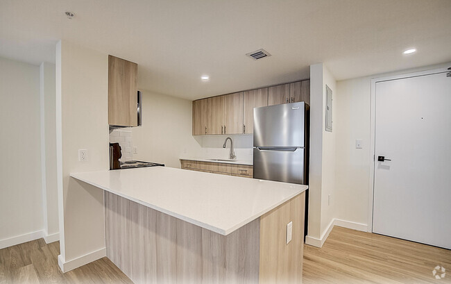 Kitchen - Biscayne Gardens  Apartments