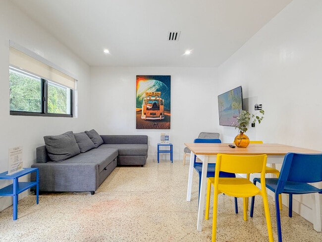 Photo - 258 NW 57th St Unidad ID1258732P