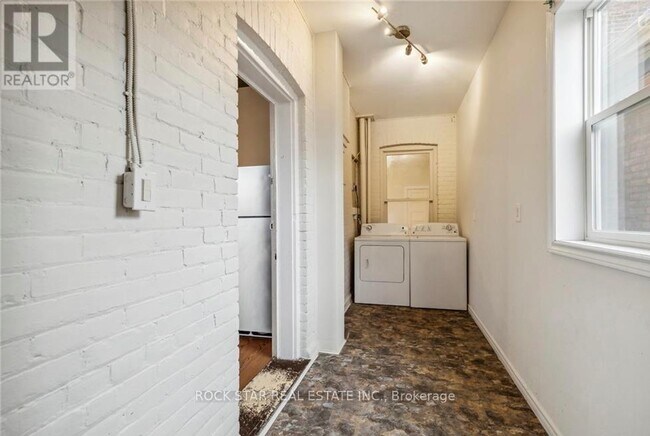 Photo - 51 Smith Ave Unité Main