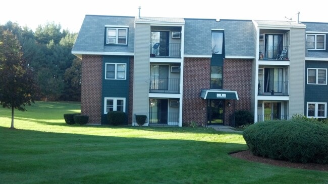 Building Photo - 6 Knights Bridge Dr Unit 103