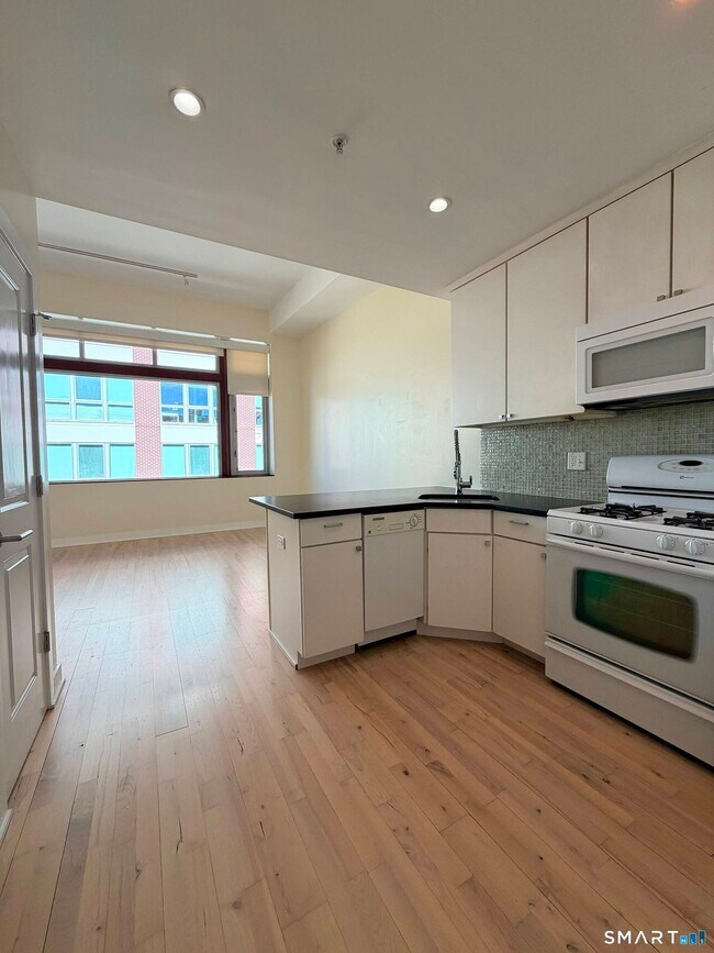 804 Chapel St Unit 302