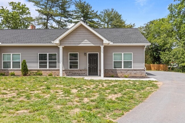 Building Photo - 4718 Metro Park Ln