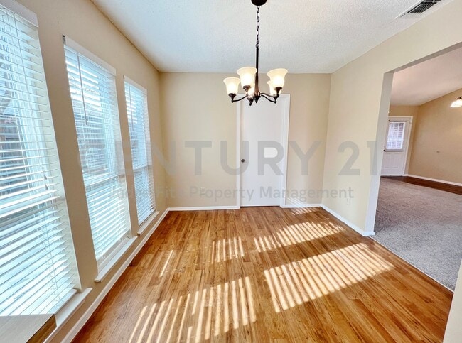 Photo - Incredible 3/2/2 in Lewisville ISD for Rent!