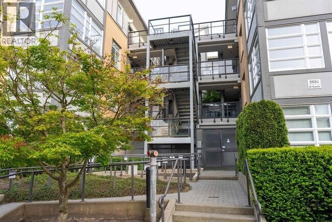 5692 Kings Rd Unit 310