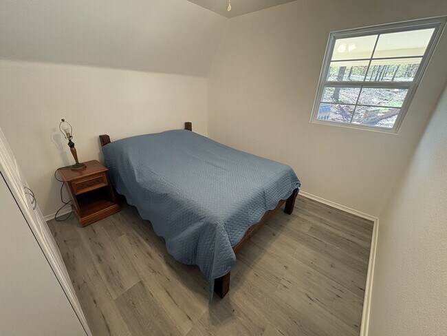 Photo - 285 Hermit Ln