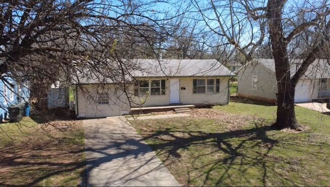 3512 Brookside Dr