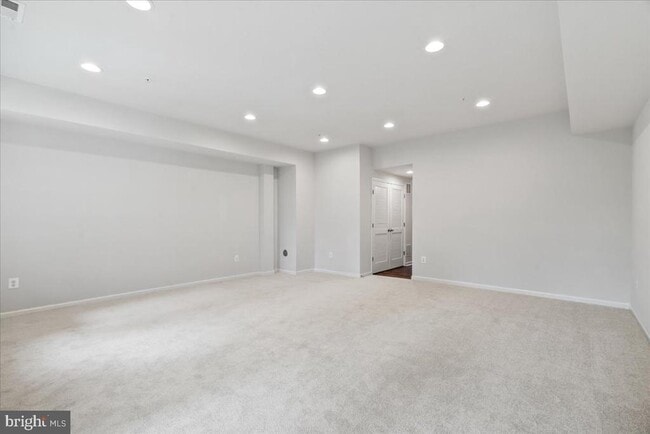 Photo - 309 Spring Bank Way