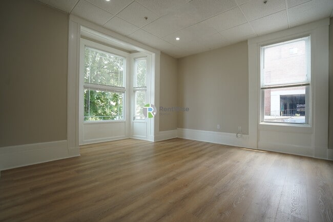 Building Photo - 142 Dorchester St Rental