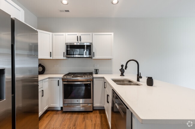 3BR, 2BA - 1,300SF - Kitchen