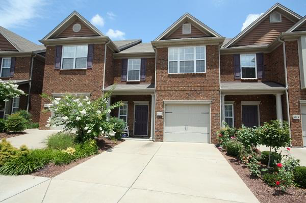 Photo - 1126 Thorncrest Rd Townhome