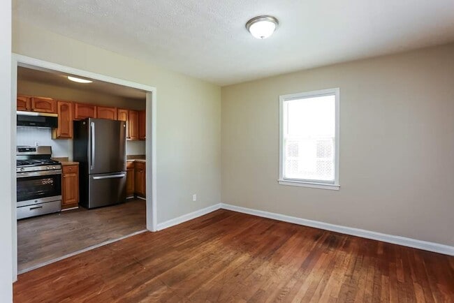 Photo - 2121 Cherry Ln