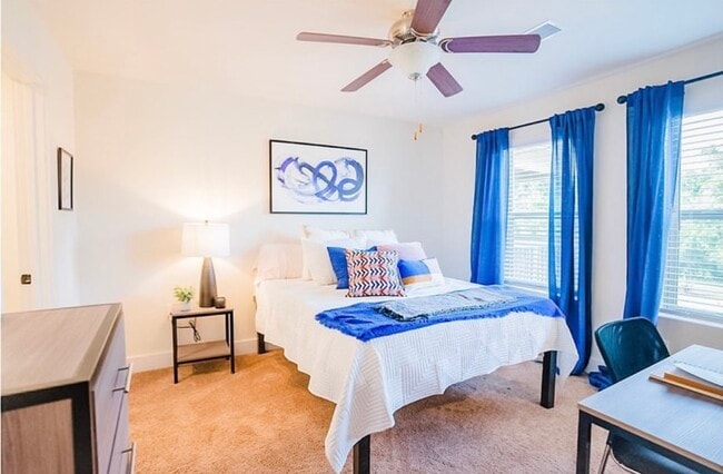 Photo - Garnet Crossing