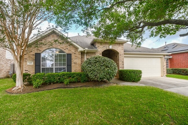Photo - 128 Emerald Loch Ln