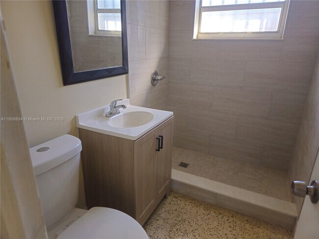 Photo - 2525 NW 11th Ave Unit 2525