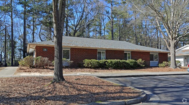 Photo - Kalmia Apartments