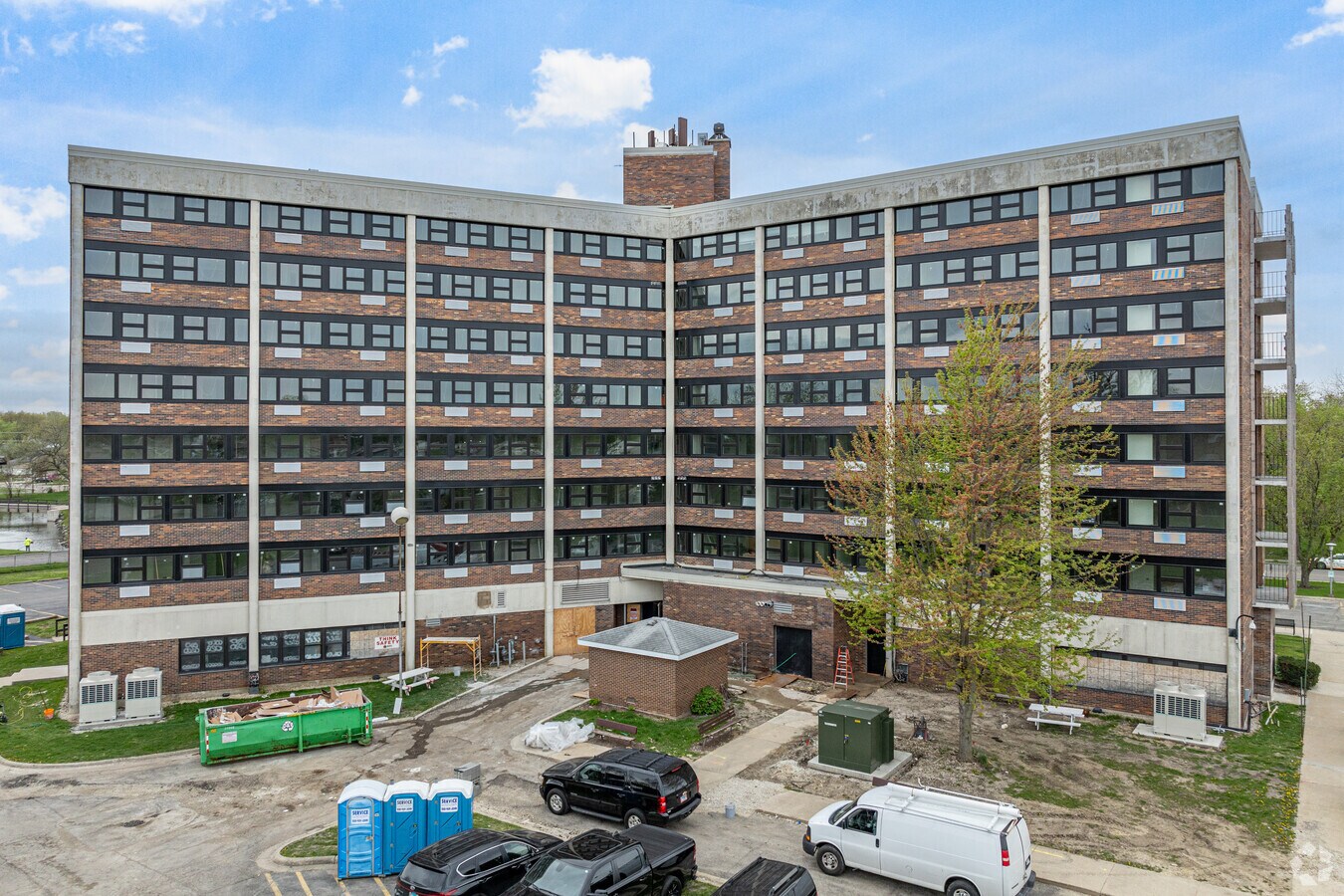 Alternate Image - Adlai Stevenson Gardens