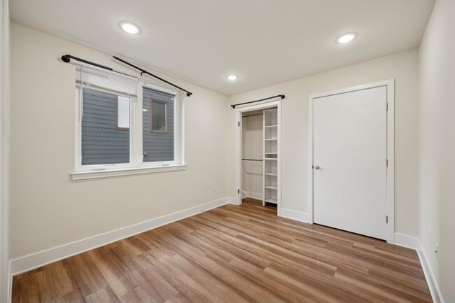 Photo - 1519 N Sydenham St Unit B