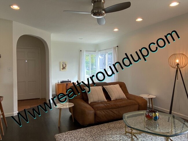 Photo - Three bed, Two Bath Home By UOP