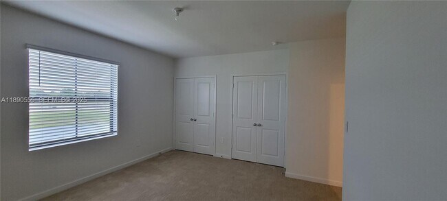 Photo - 1461 NE 5th Ave