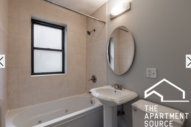 Photo - 740 W Addison St Unit 1