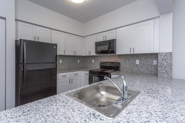 Kitchen - The Heights at Coral Town Park