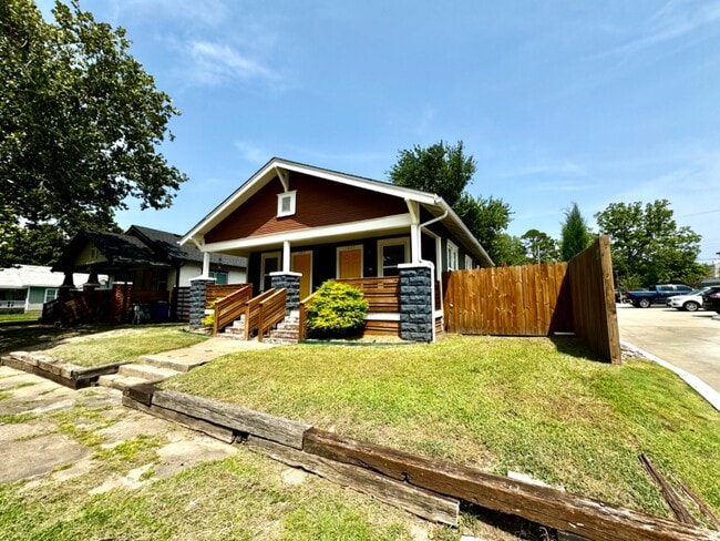 Building Photo - 1007 S Quincy Ave Rental