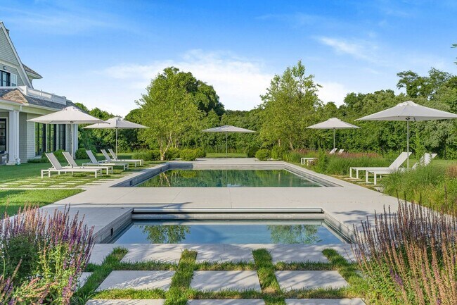 Photo - 127 Greenleaf Ln