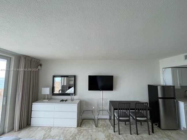 Photo - 19201 Collins Ave Unit 411