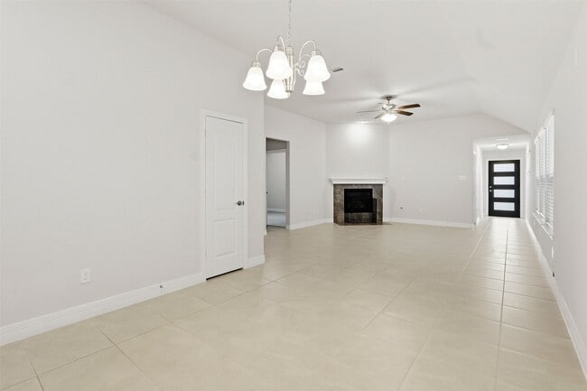 Photo - 40704 Guillemont Ln