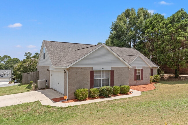 Photo - 380 Riverchase Blvd