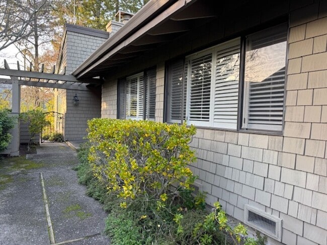 Photo - Wonderful 3 bedroom, 2 bath single level home in desirable Orinda Woods community-now available f...