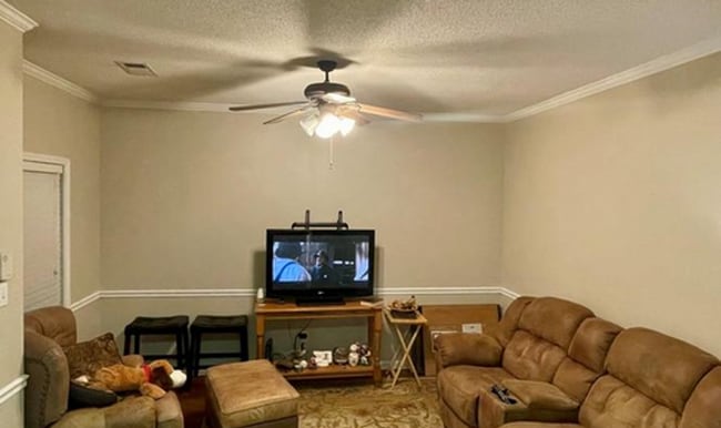 Photo - 3 Bed/2 Bath