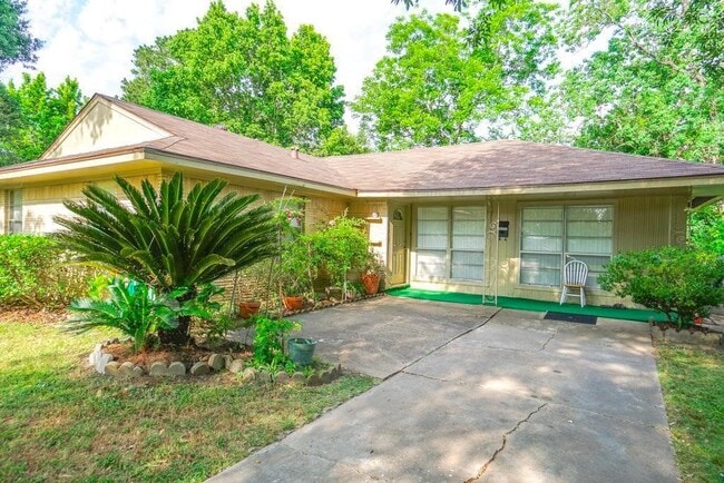 Photo - 10302 Woodwind Dr