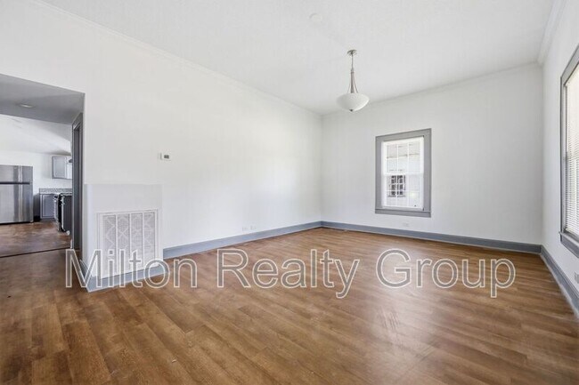 Photo - 204 E H St