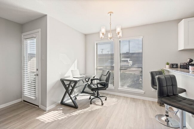 Photo - Furnished Condo with Modern Finishes in Ar...