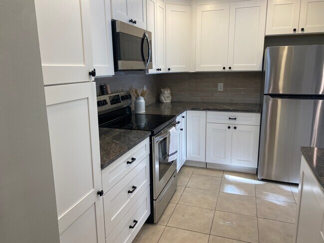 Photo - 323 Mira Vista Dr