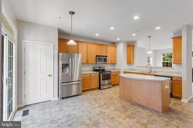 Building Photo - 110 Riverwatch Dr Rental