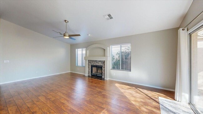 Photo - 12831 S 45th St