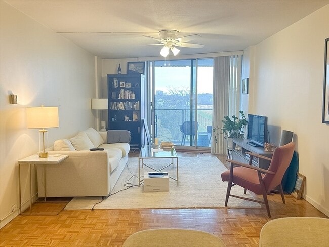 Building Photo - 19 Winchester St Unit 604